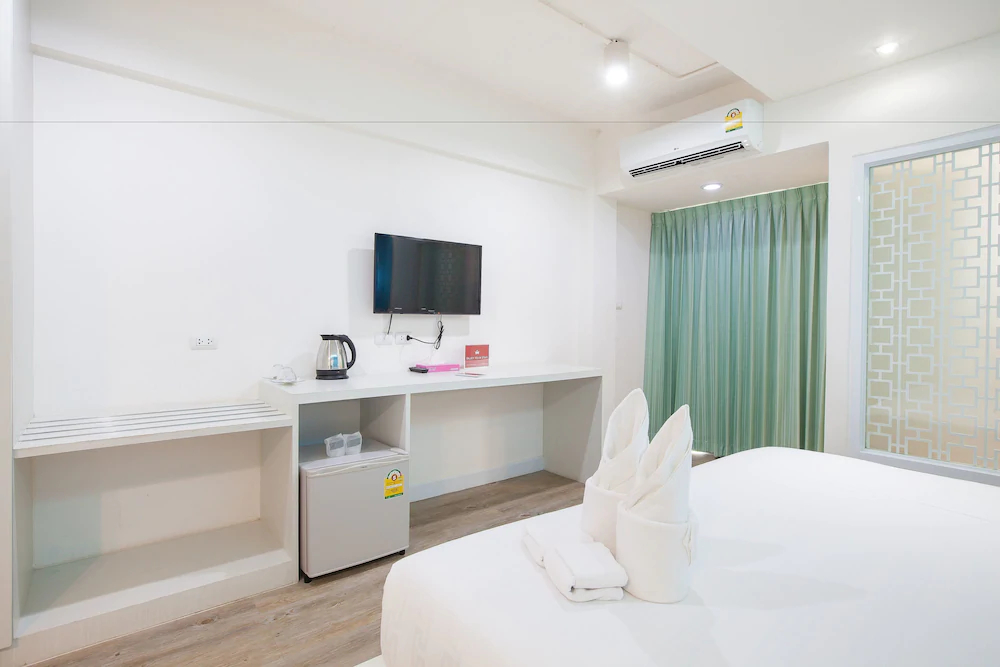 The Tint at Phuket Town by ZEN Rooms