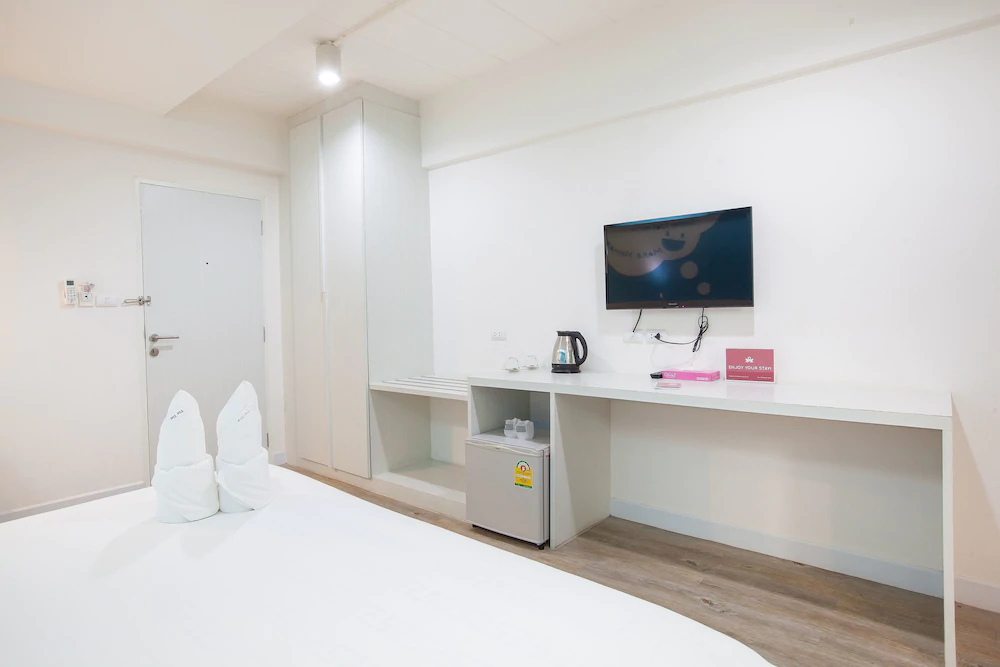 The Tint at Phuket Town by ZEN Rooms
