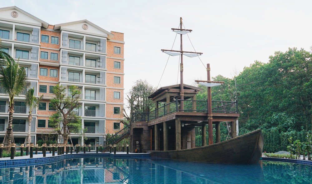 The Title Residencies Naiyang By Trips Phuket