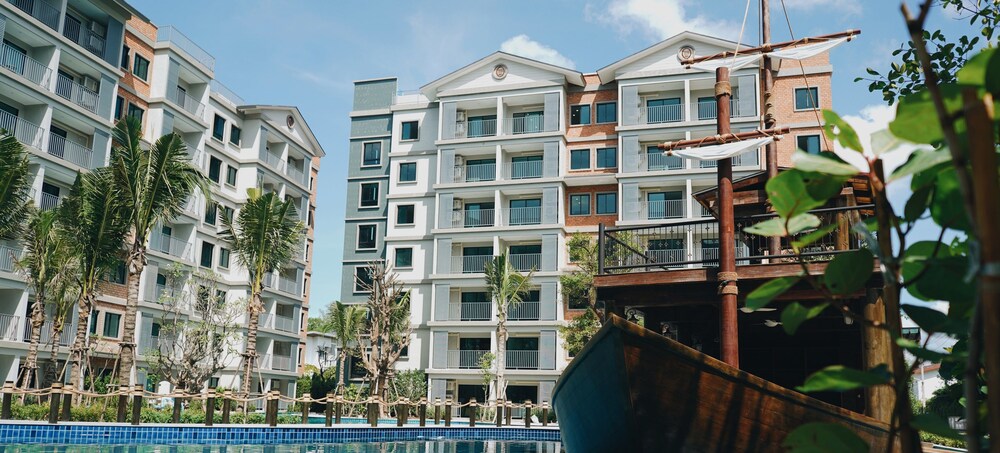 The Title Residencies Naiyang By Trips Phuket