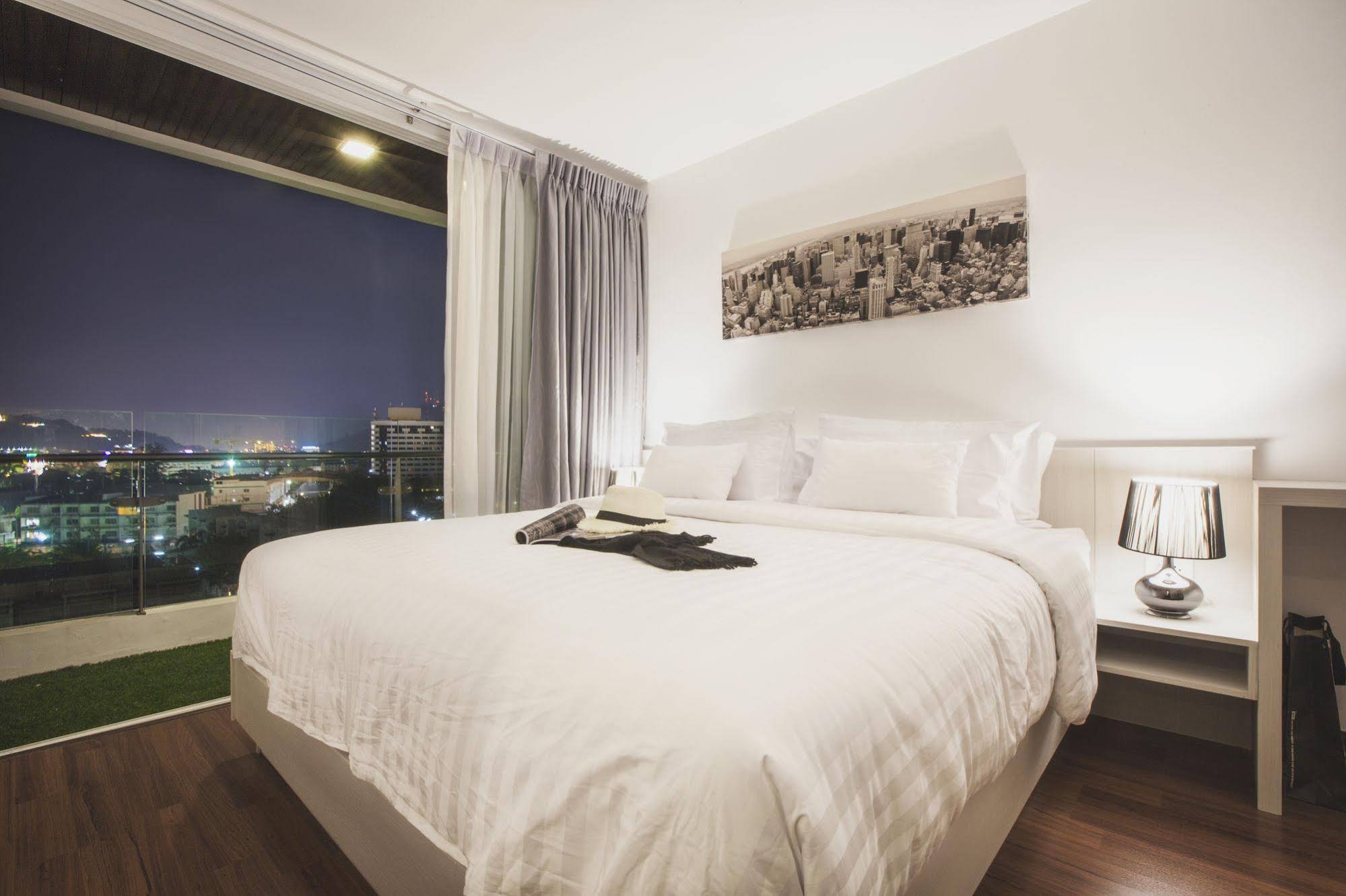 The Wide Condotel Phuket