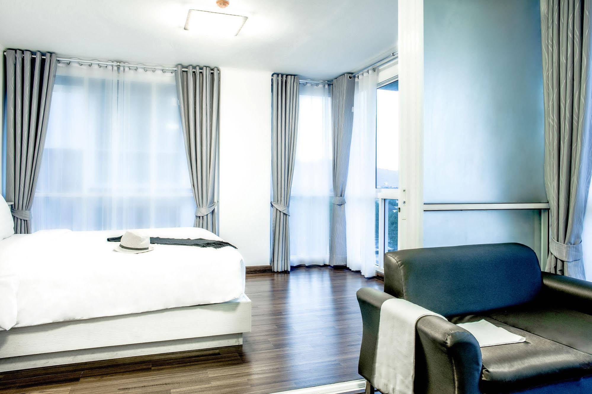 The Wide Condotel Phuket