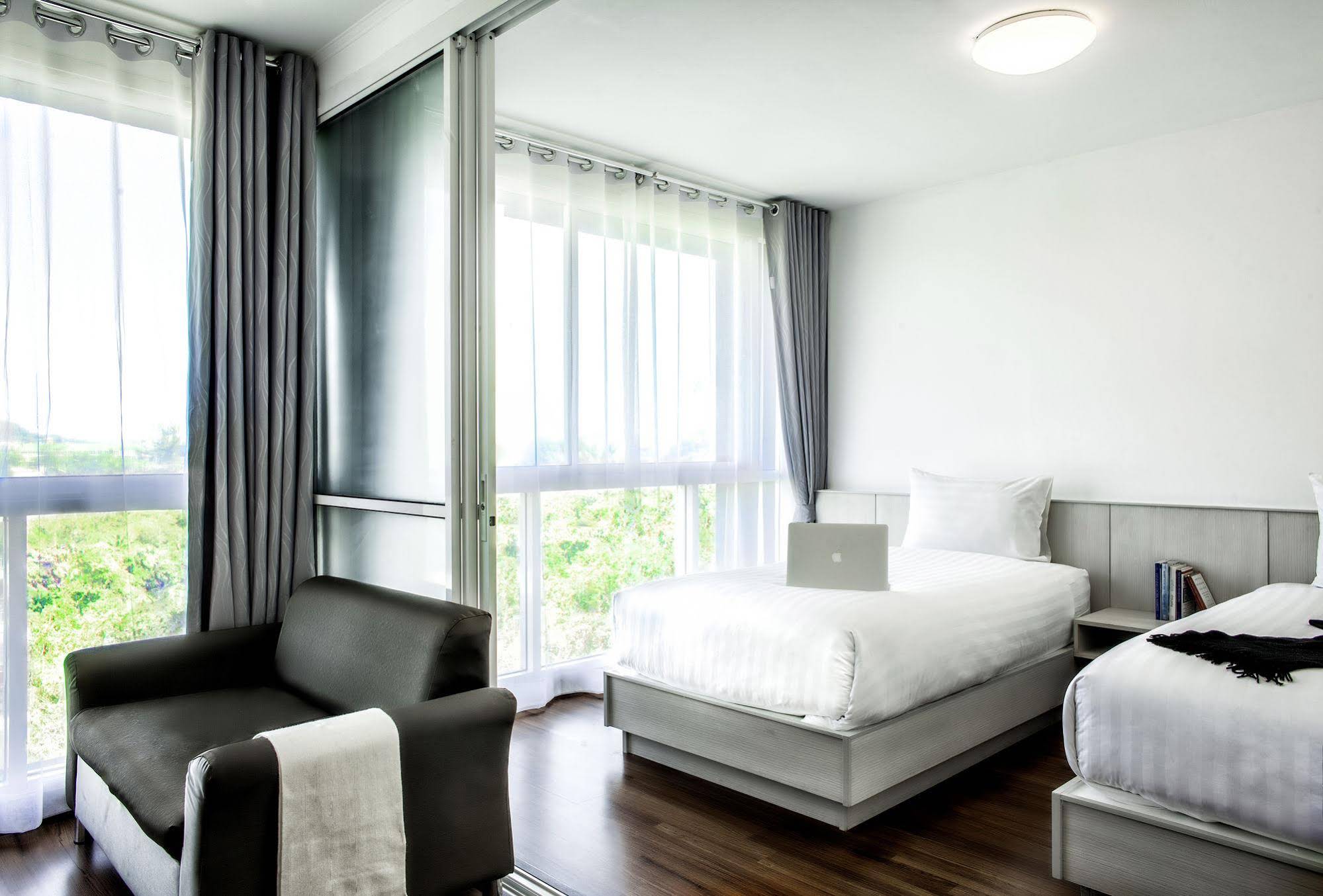 The Wide Condotel Phuket