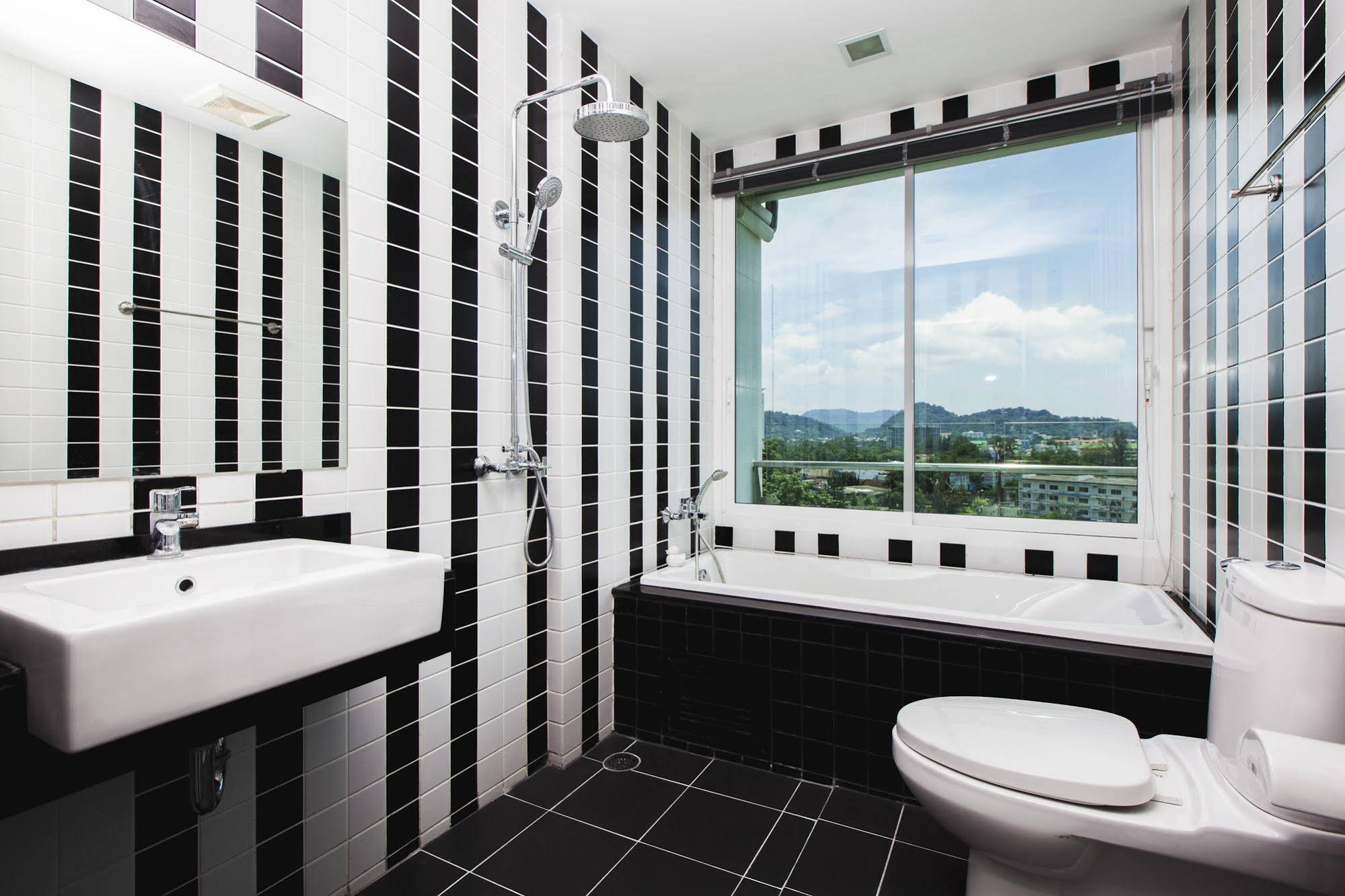 The Wide Condotel Phuket