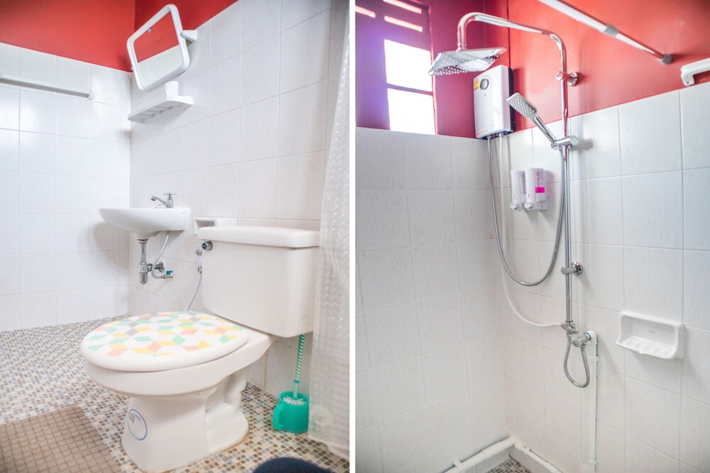 Tira Hostel @Chalong Phuket by Oyo Rooms