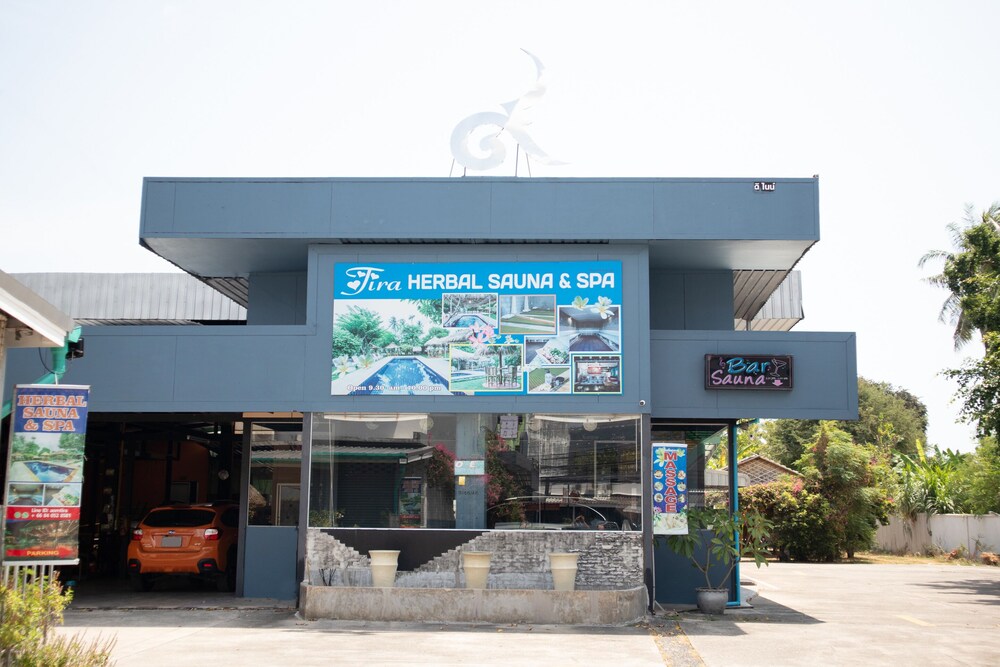 Tira Hostel @Chalong Phuket by Oyo Rooms