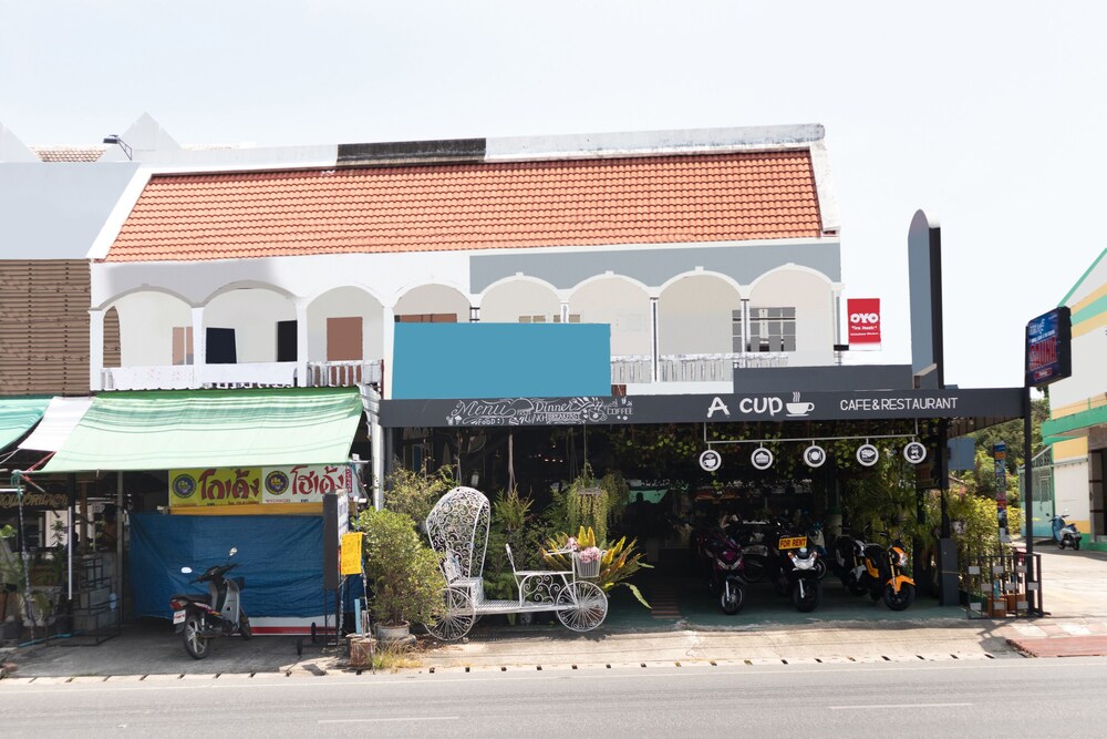 Tira Hostel @Chalong Phuket by Oyo Rooms
