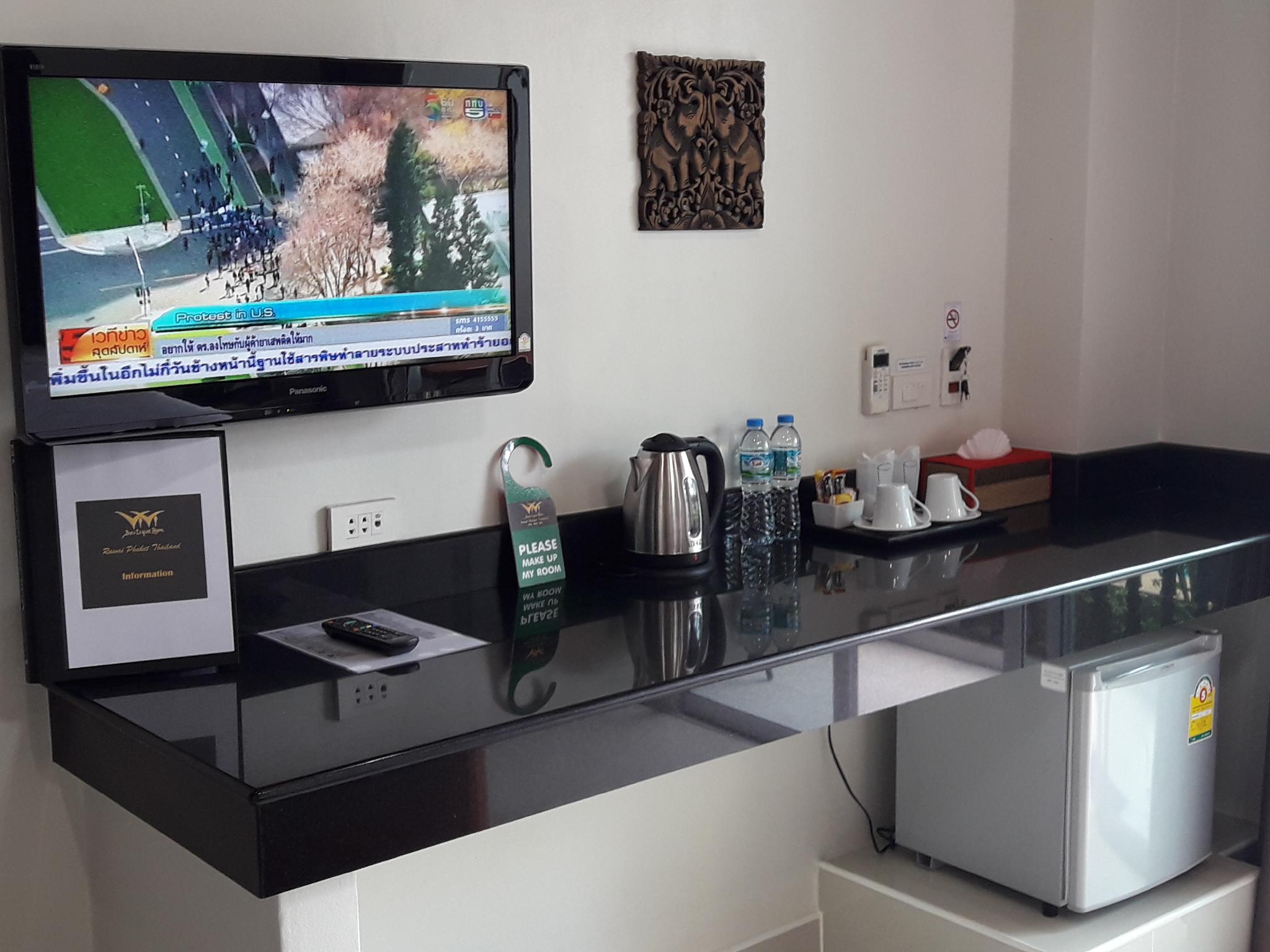 Vivi Boutique Room