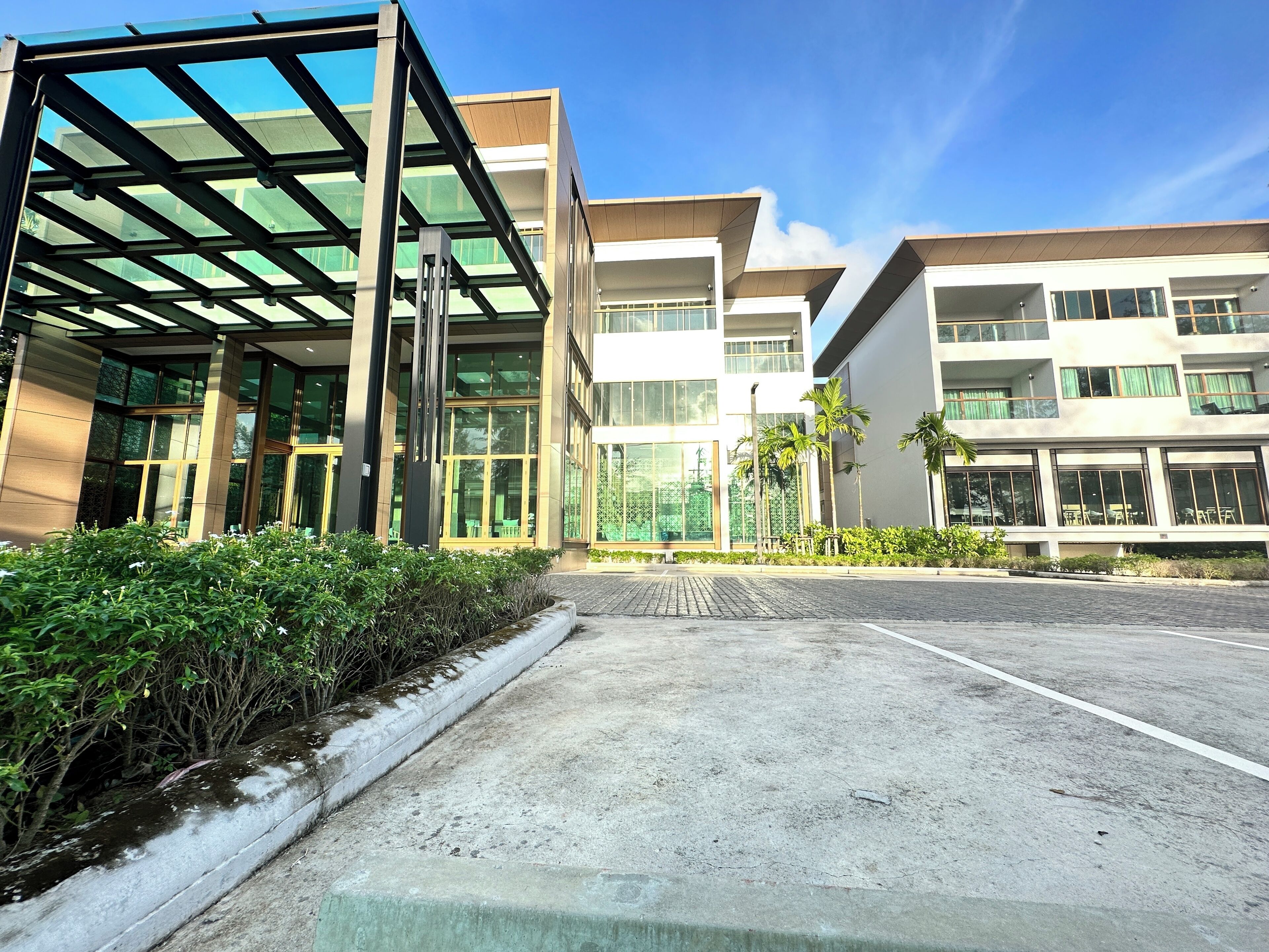 Bella Nara Phuket Naiyang Beach