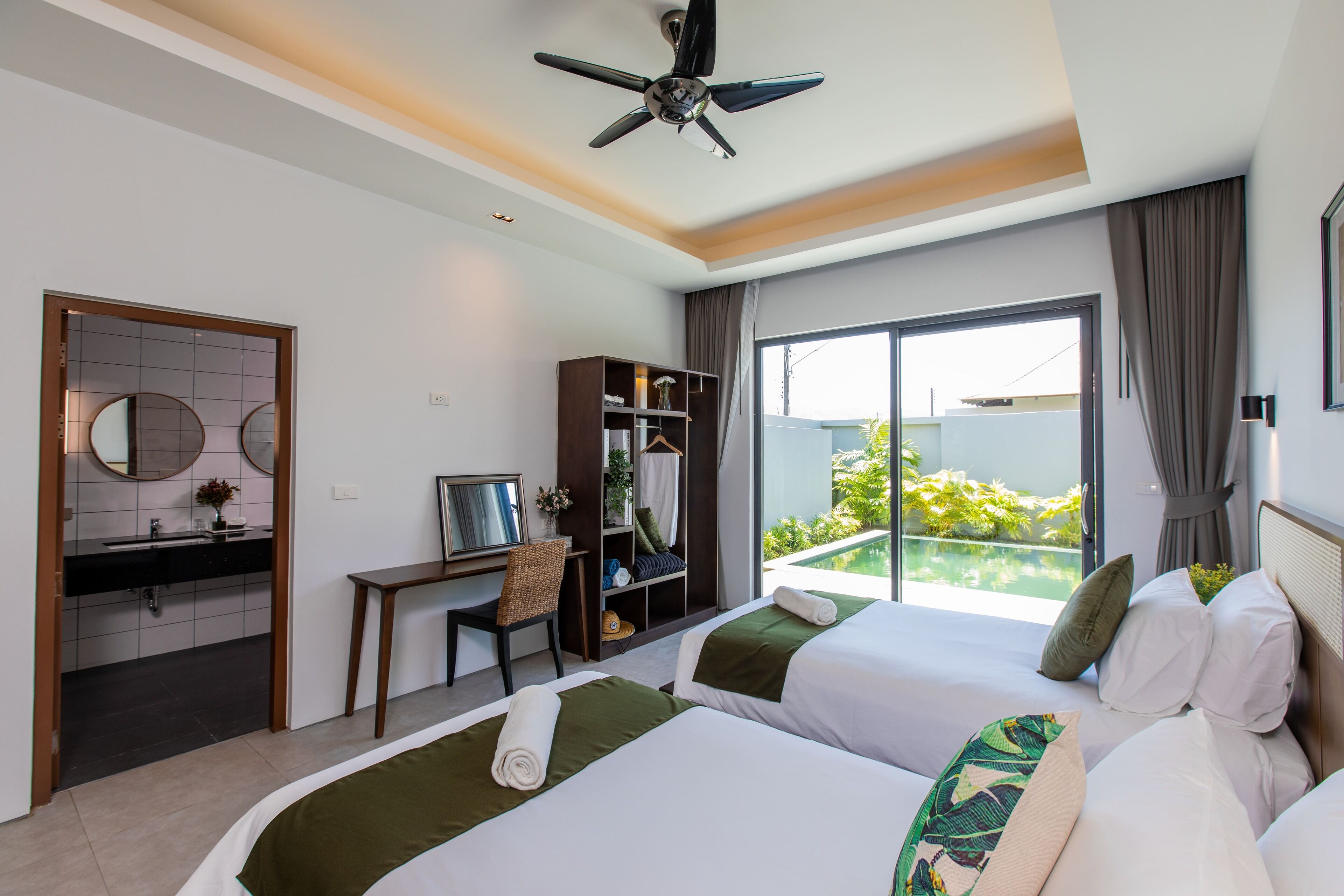 Blu Boat Luxury Pool Villas