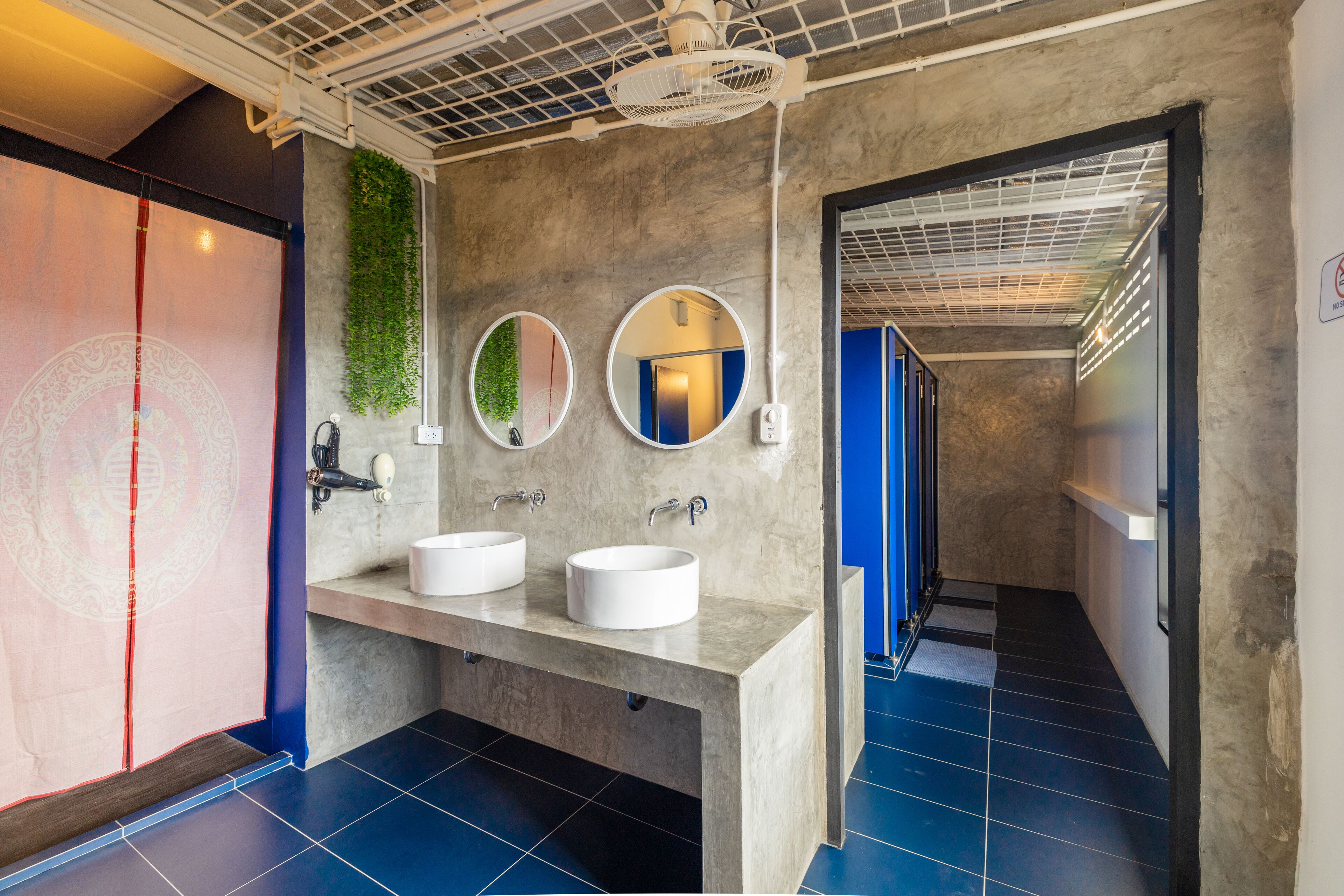 Marco Polo Phuket Poshtel & Bistro