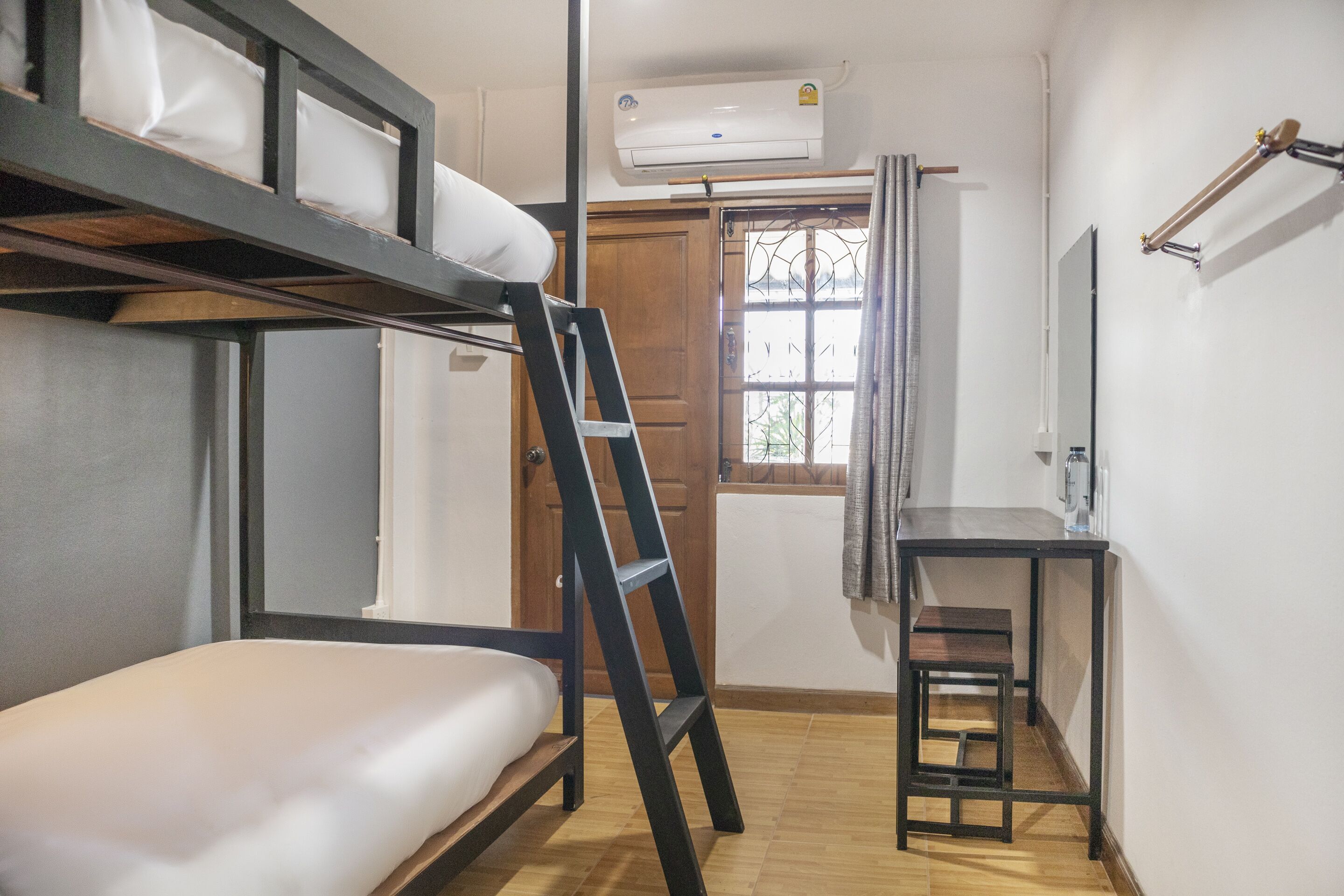 OYO 736 Green Poshtel
