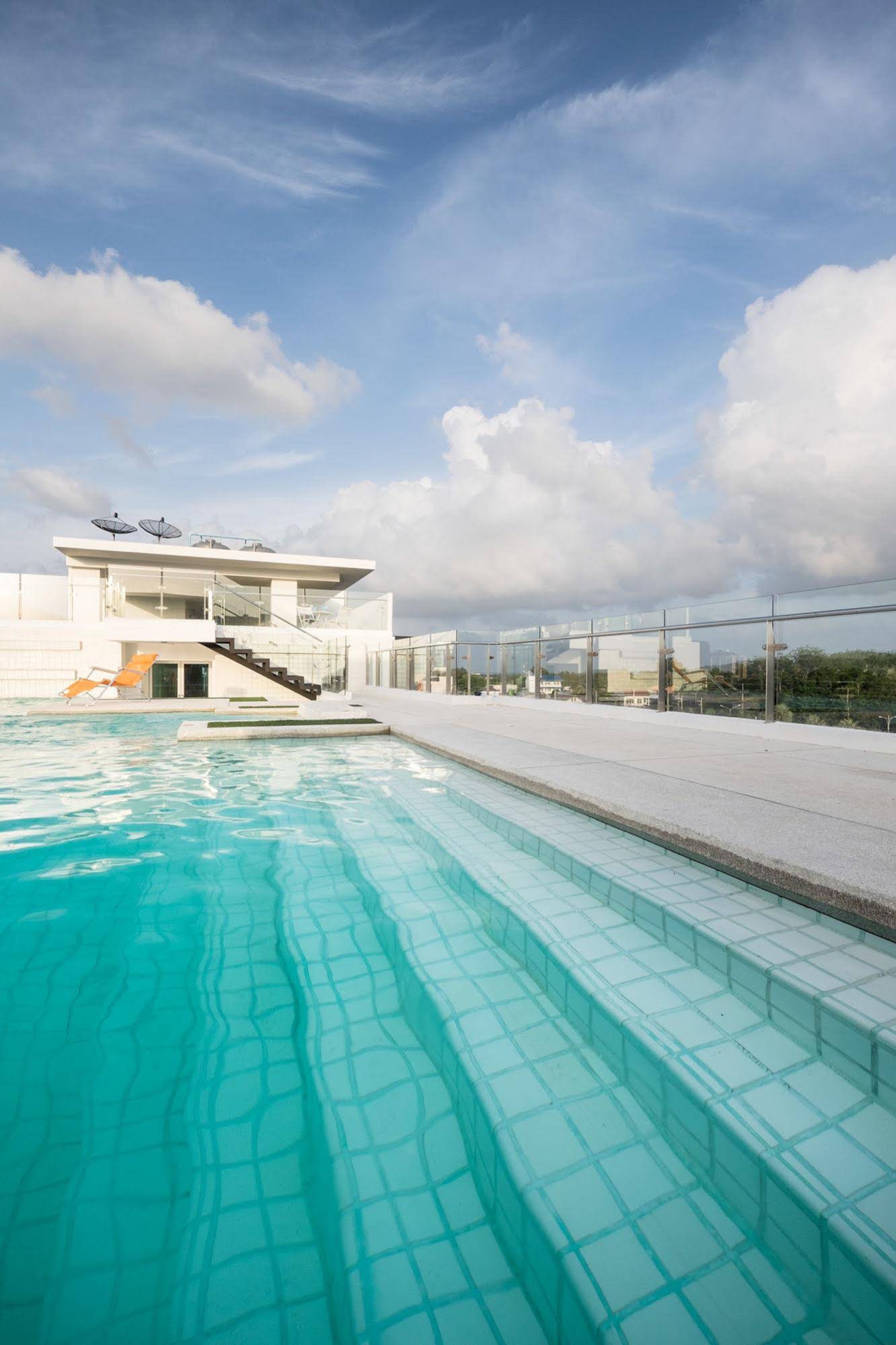 Modern Thai Suites