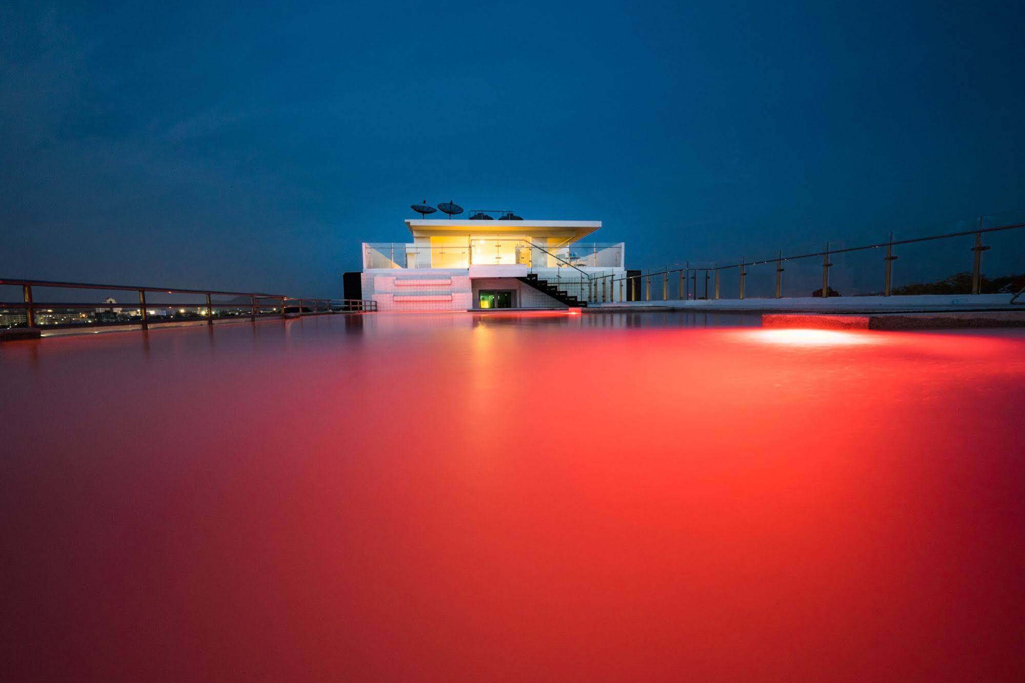Modern Thai Suites