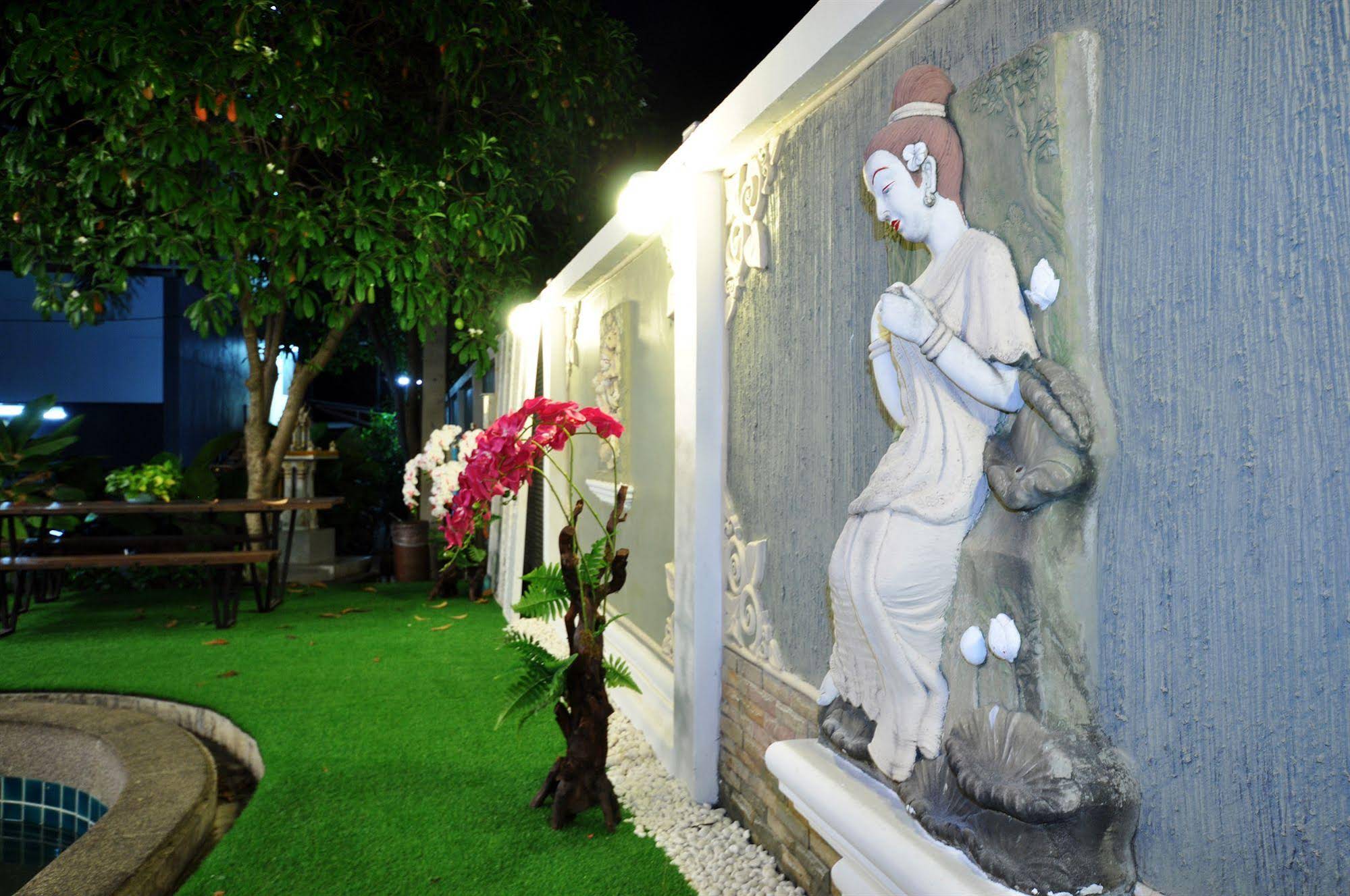 Saruda Phuket Hotel