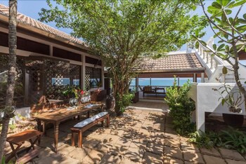 Baan Khunying - Secluded Beachfront