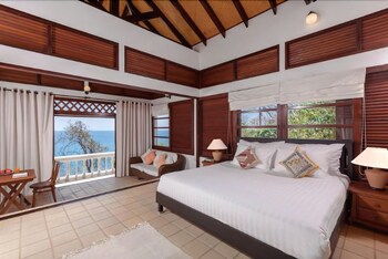 Baan Khunying - Secluded Beachfront