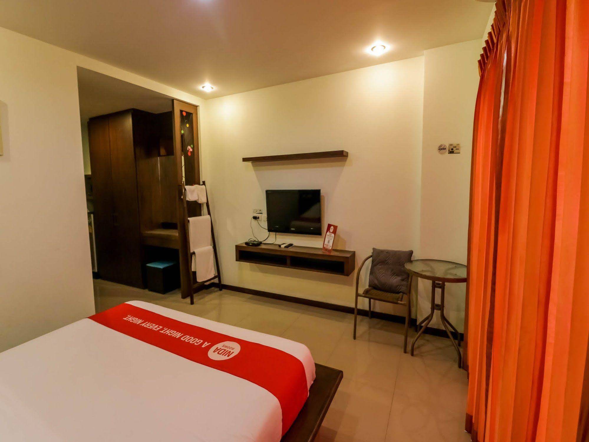 Benjamas Place by NIDA Rooms