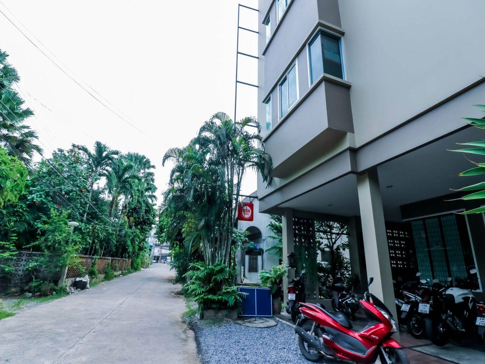 Benjamas Place by NIDA Rooms