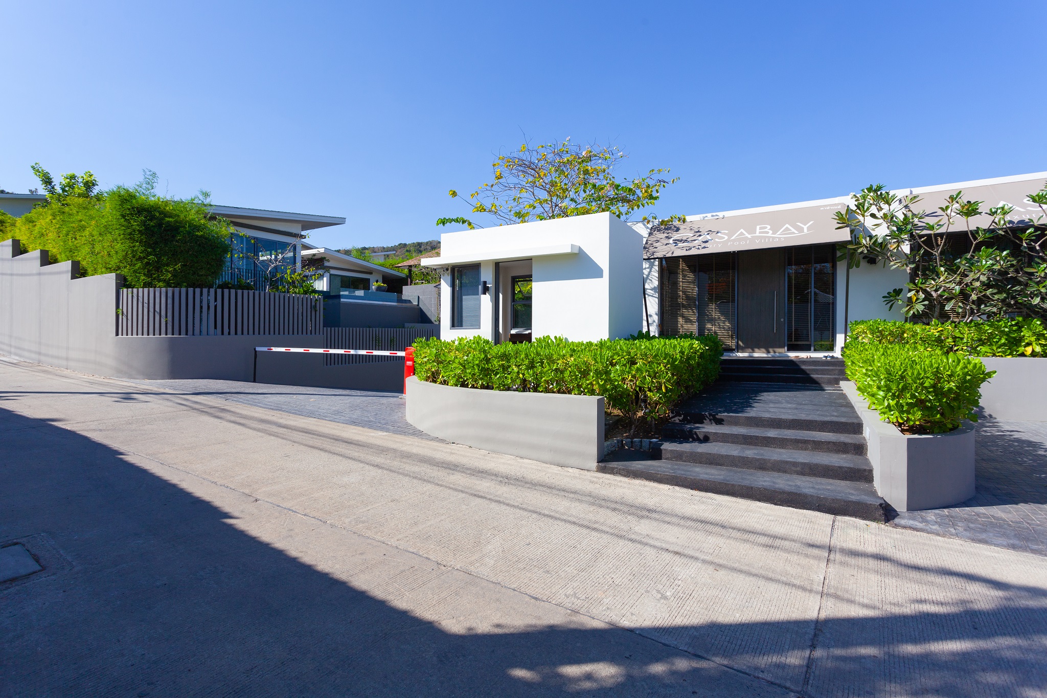 CasaBay Luxury Pool Villas