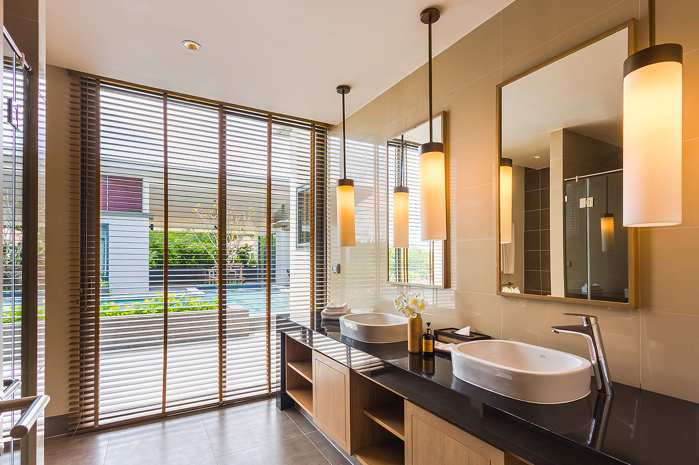 CasaBay Luxury Pool Villas