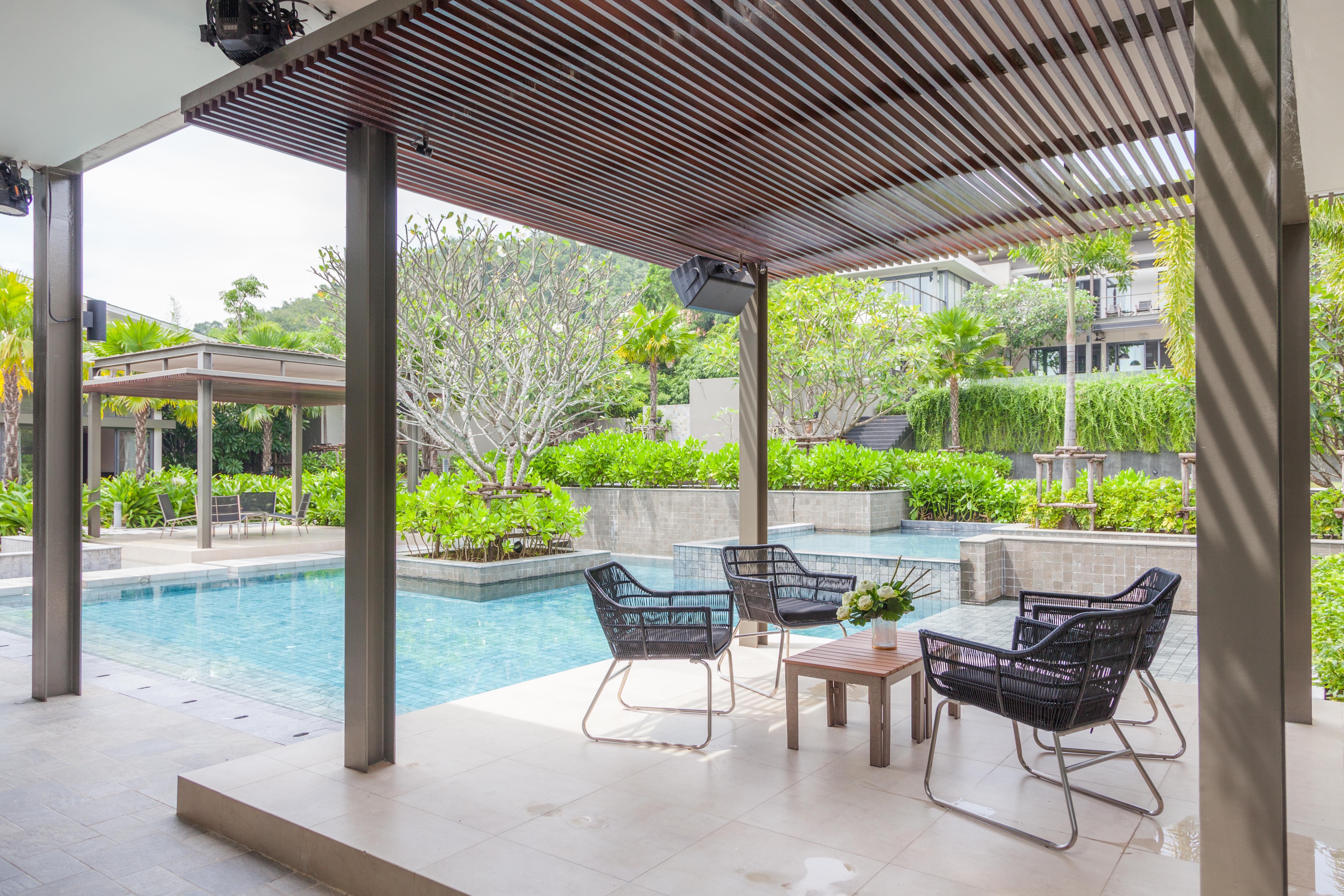 CasaBay Luxury Pool Villas