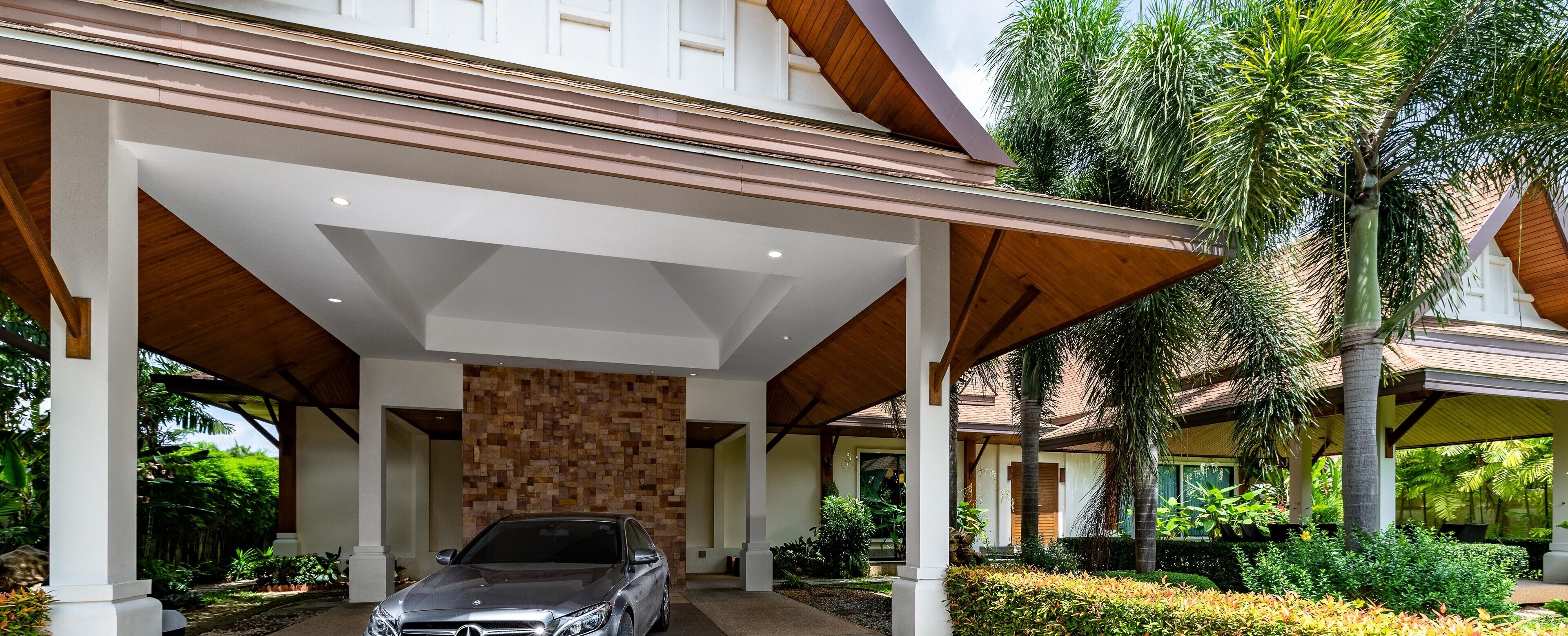 Champagne Pool Villa