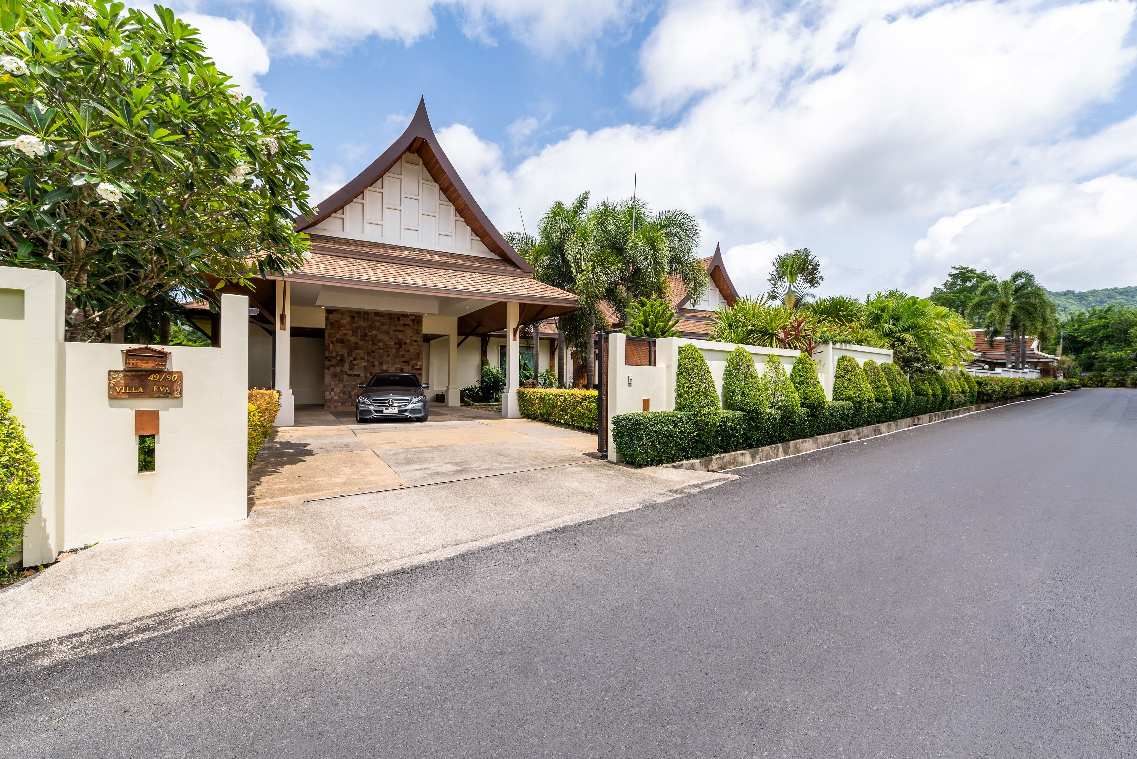 Champagne Pool Villa