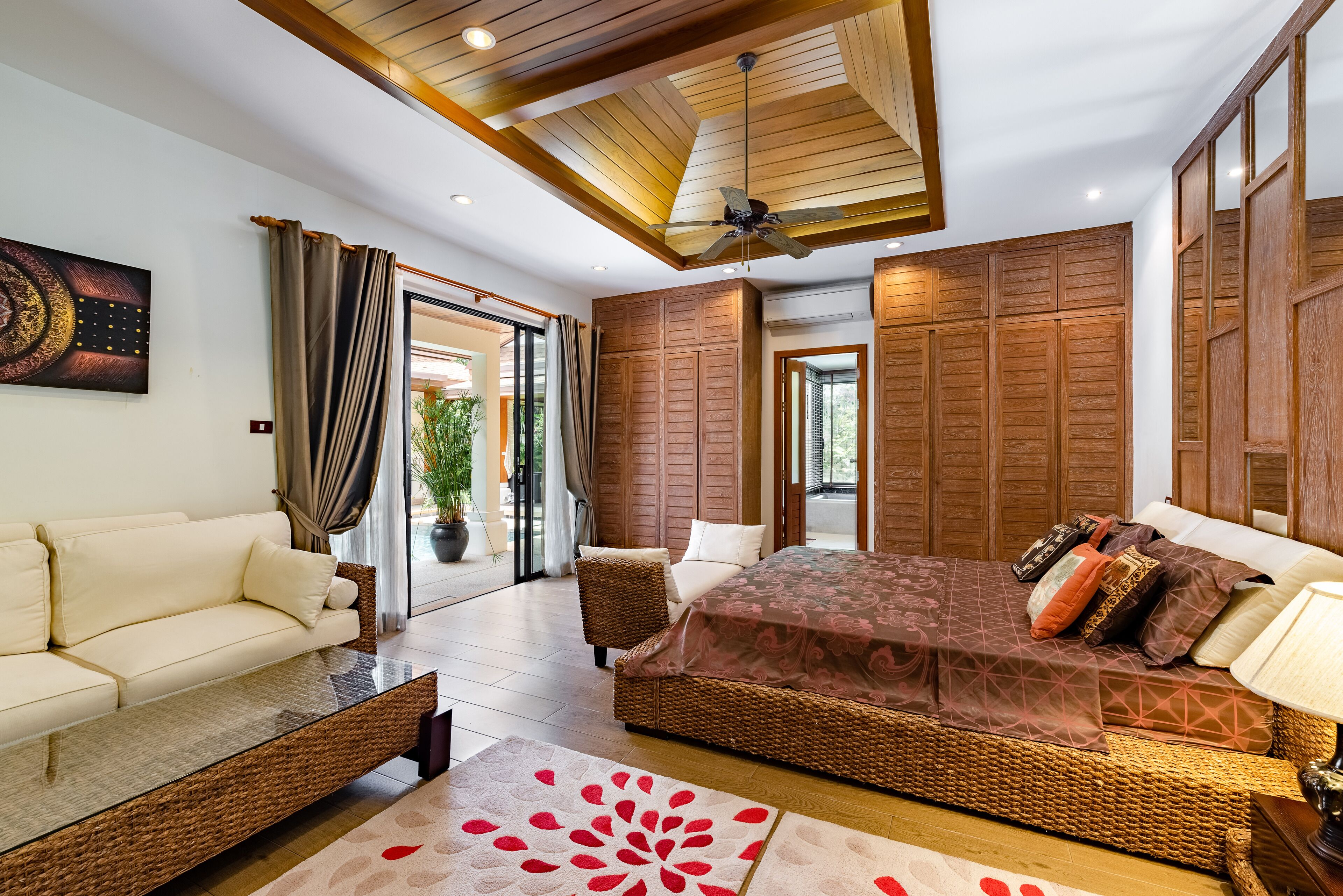 Champagne Pool Villa