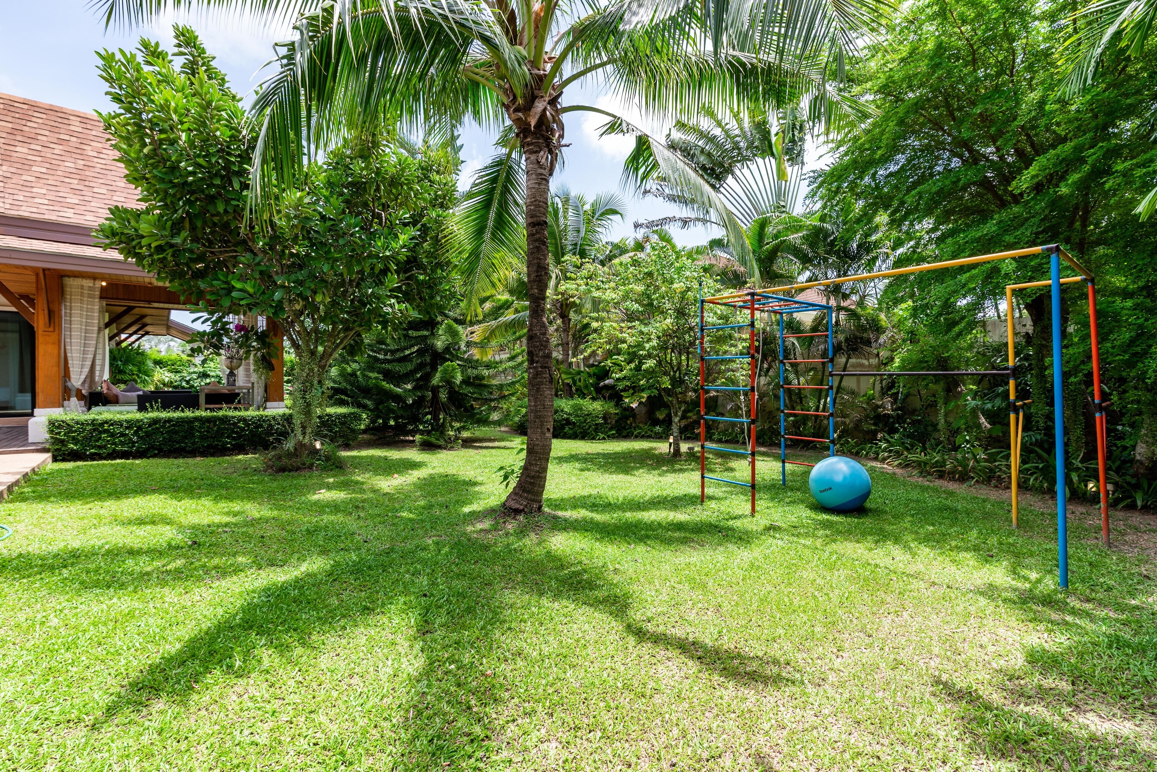 Champagne Pool Villa