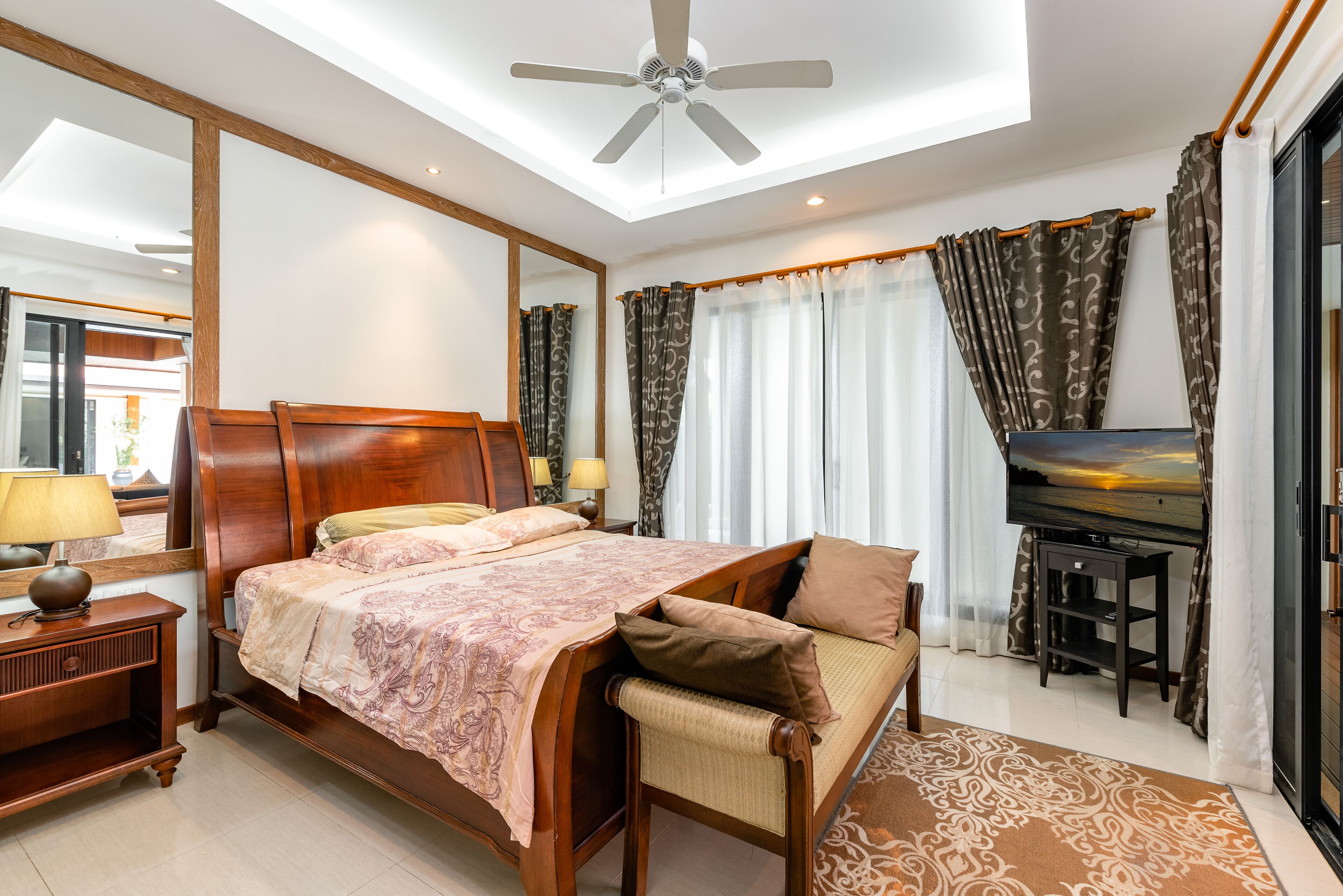 Champagne Pool Villa