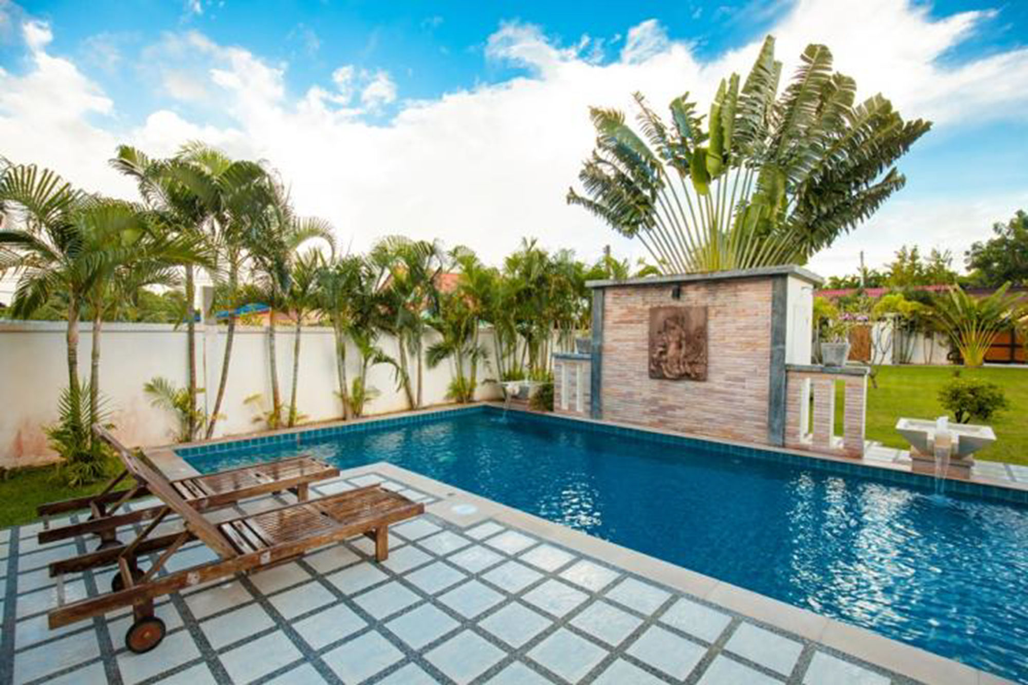 Champagne Villa by Jetta