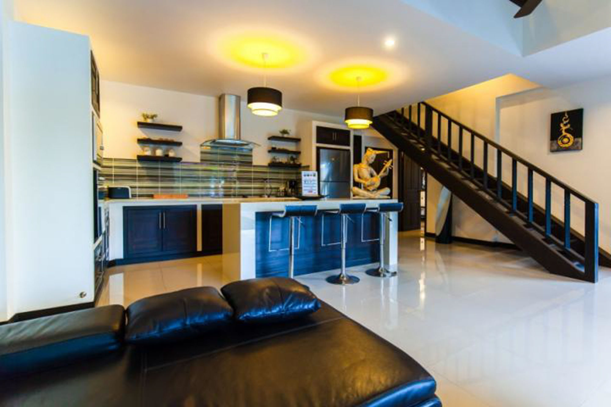 Champagne Villa by Jetta