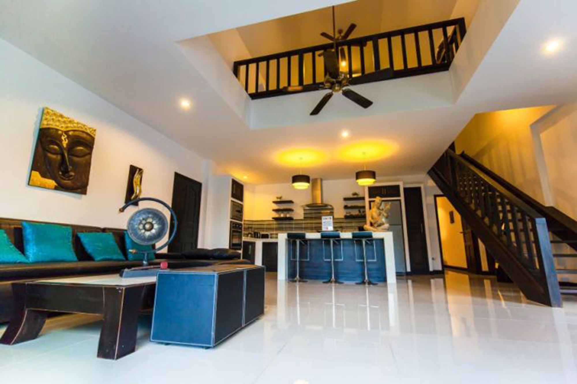 Champagne Villa by Jetta