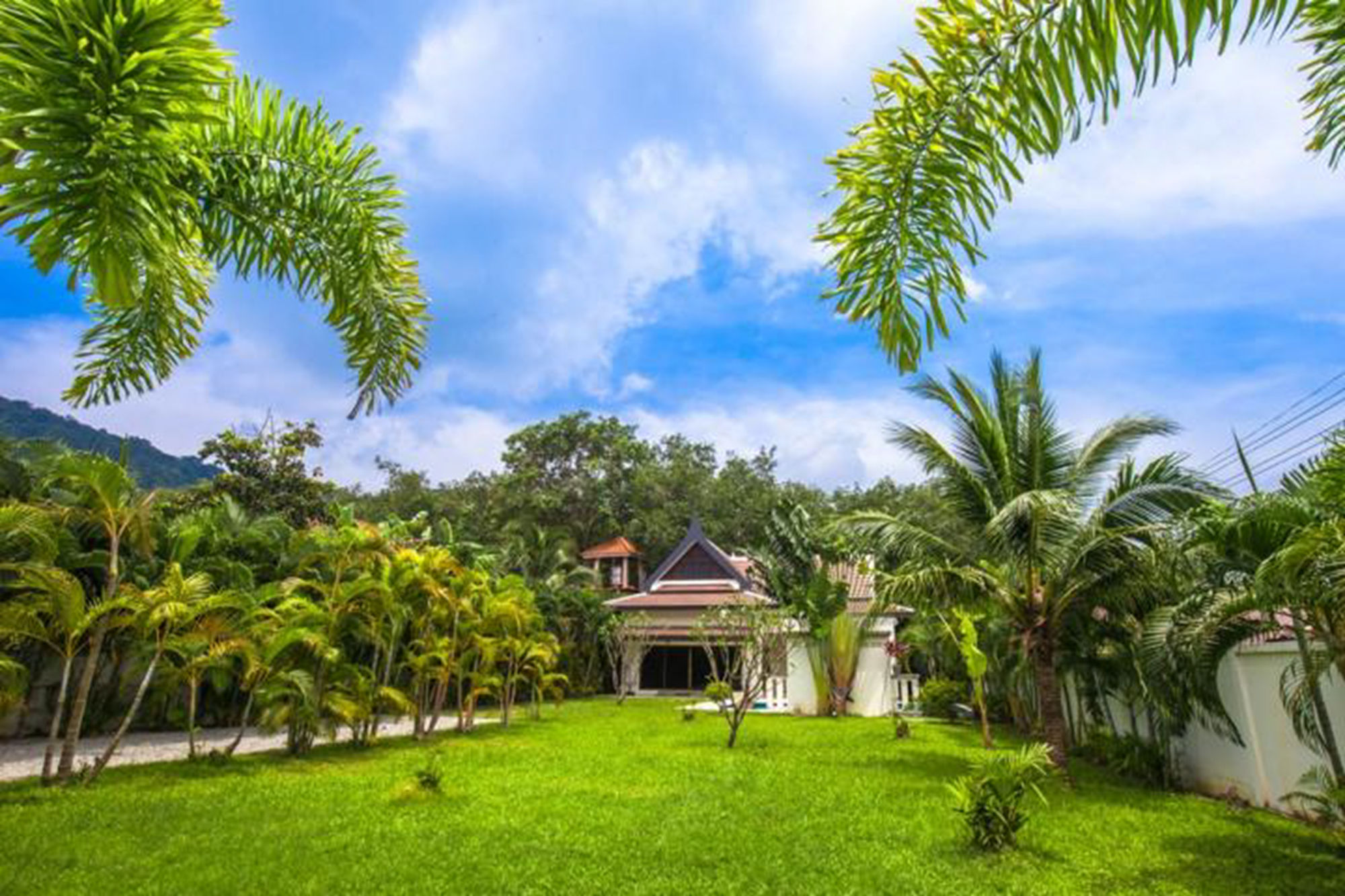 Champagne Villa by Jetta