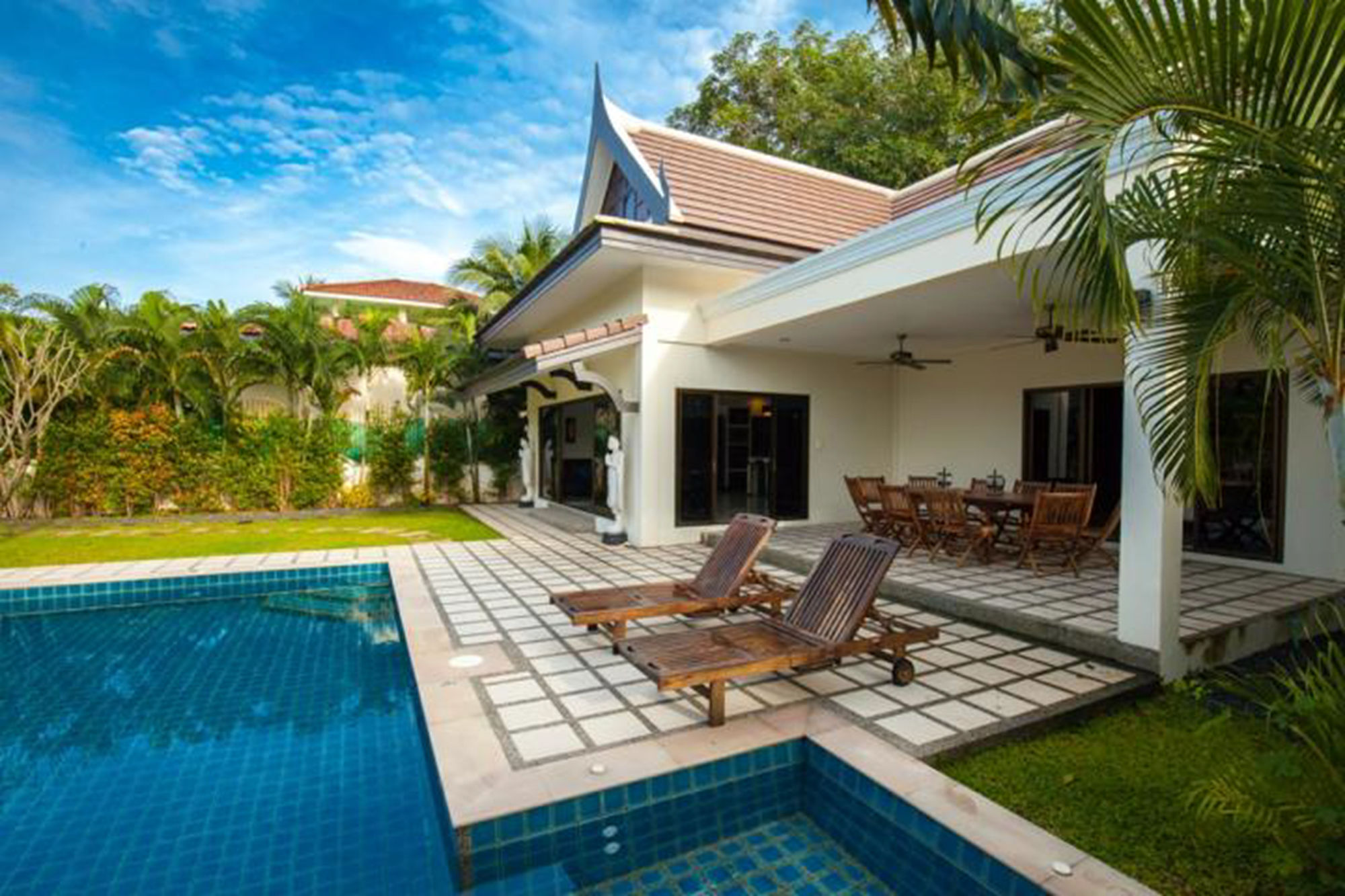 Champagne Villa by Jetta
