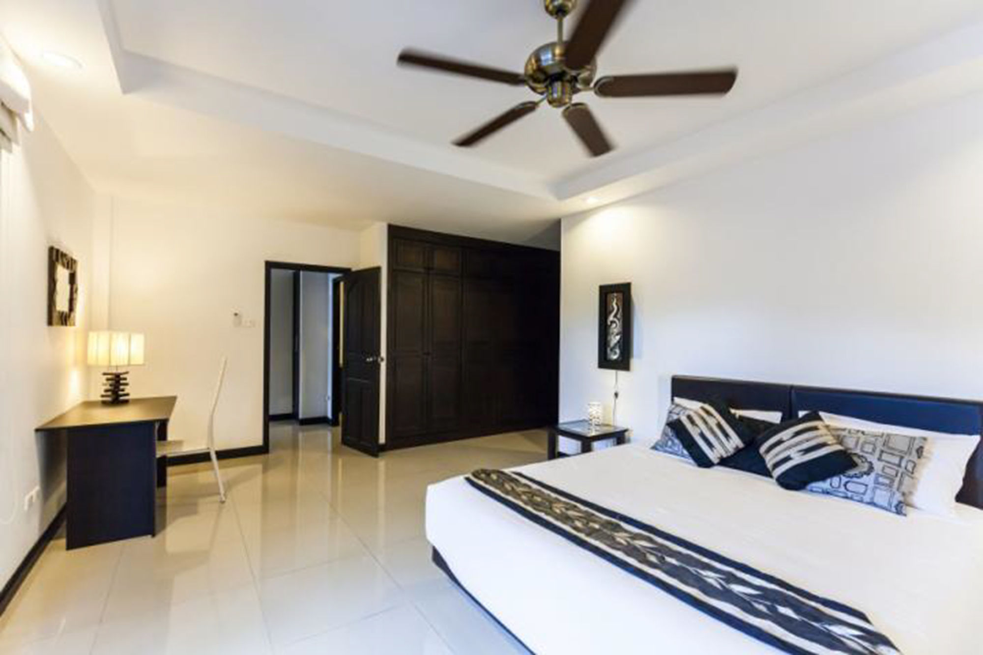 Champagne Villa by Jetta