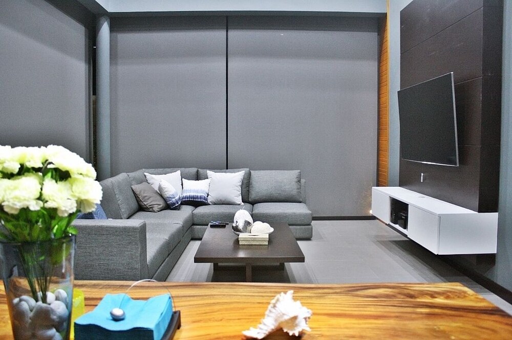 Crystal Villa by Rents In Phuket