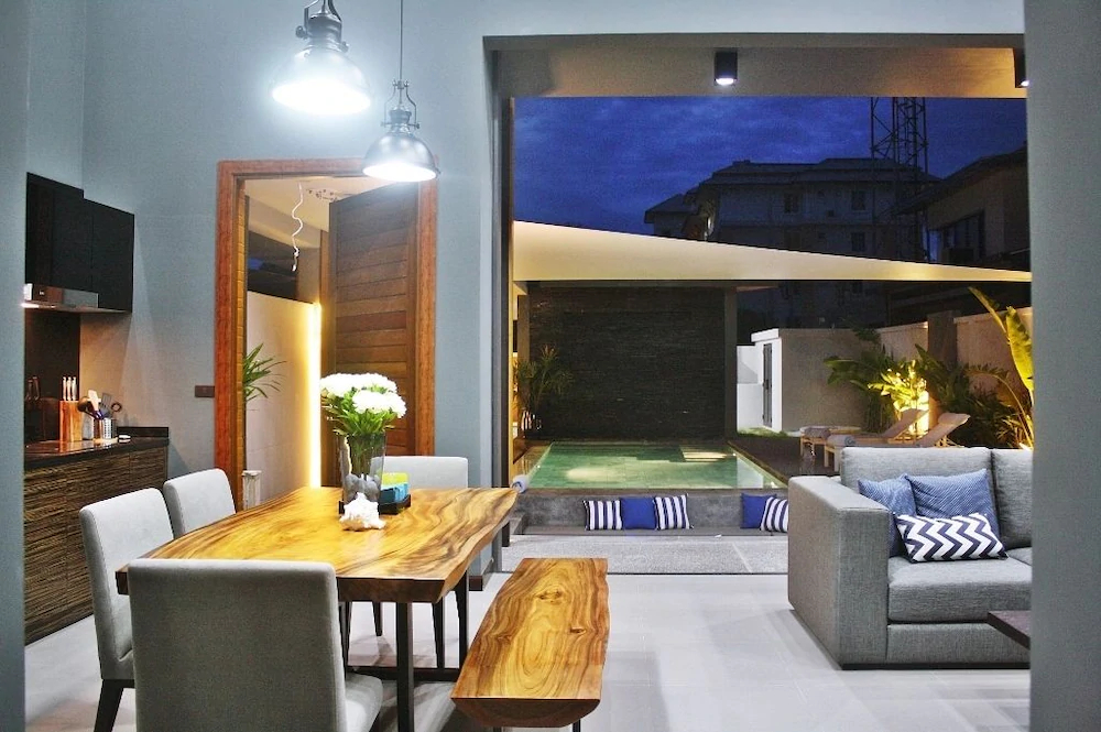 Crystal Villa by Rents In Phuket