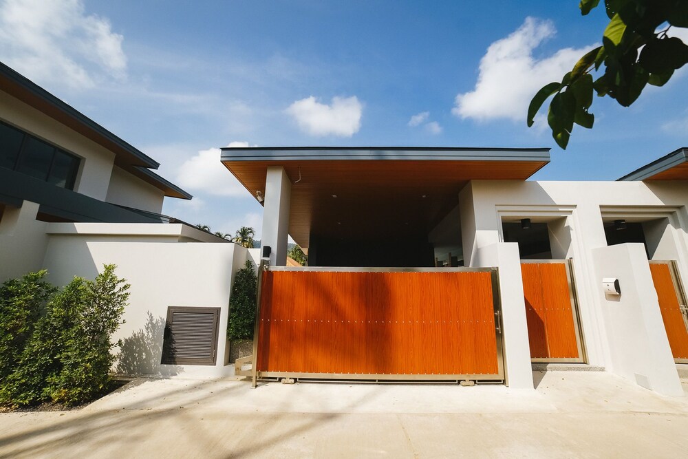 Crystal Villa by Rents In Phuket