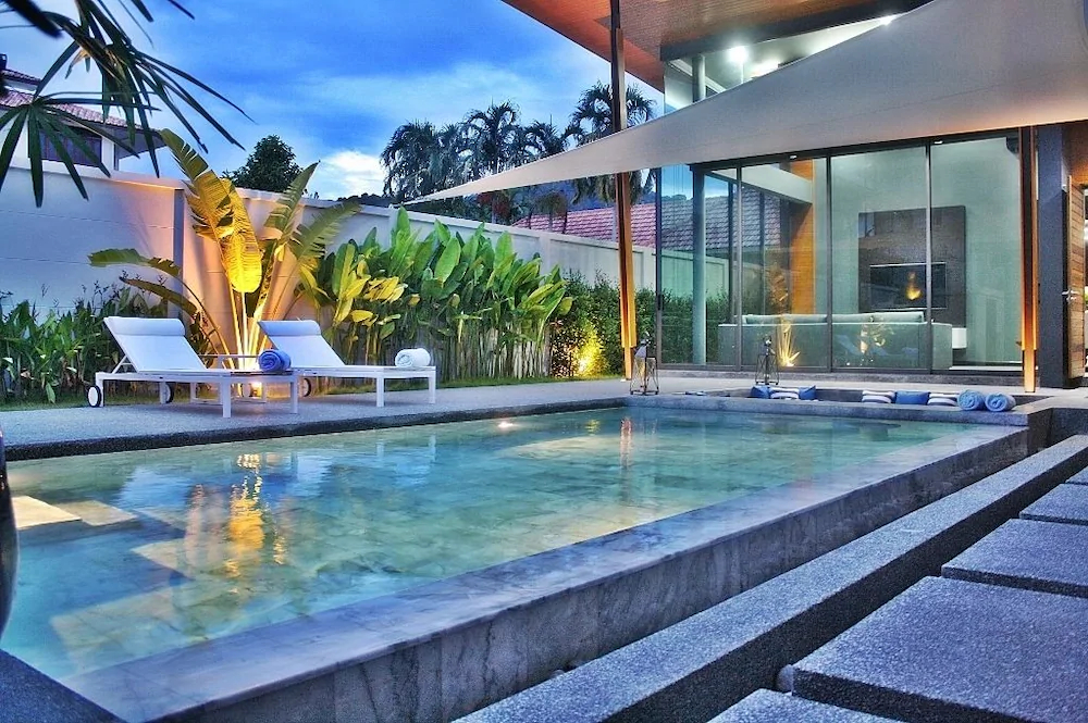 Crystal Villa by Rents In Phuket
