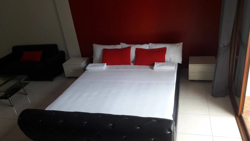 Room 4 Smart Travelers Rawai