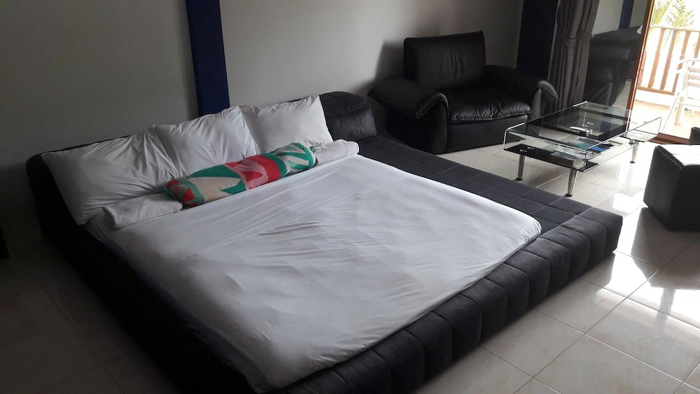 Room 4 Smart Travelers Rawai