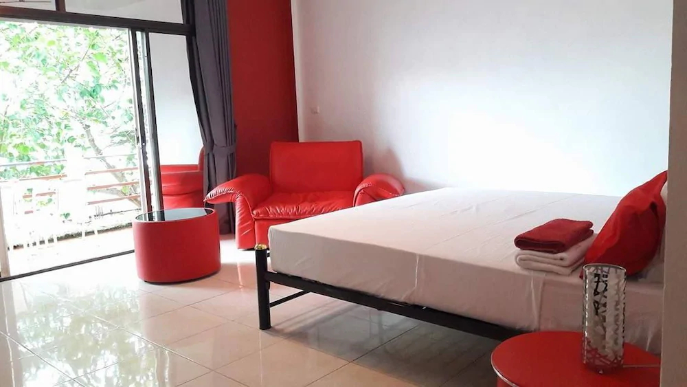 Room 4 Smart Travelers Rawai