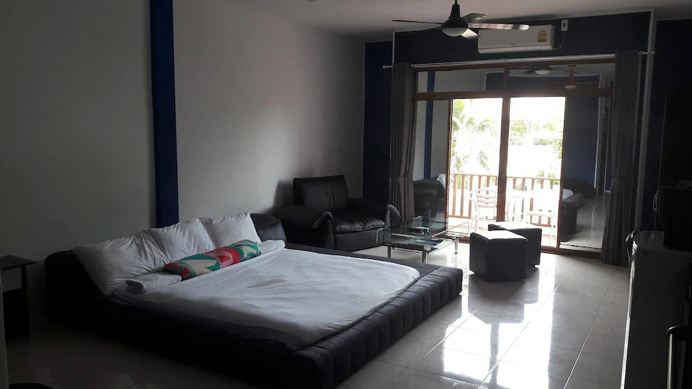 Room 4 Smart Travelers Rawai