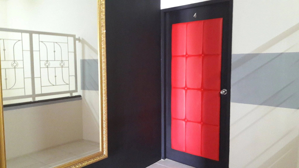 Room 4 Smart Travelers Rawai