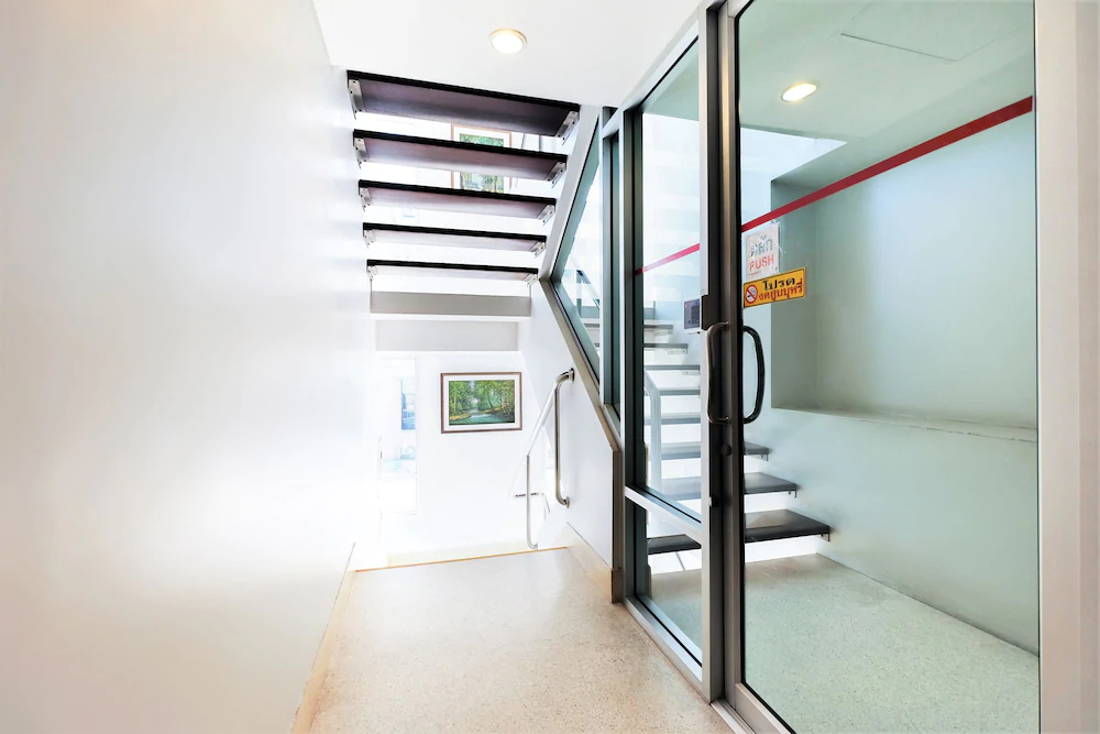 Lake View Phuket Place by OYO Rooms