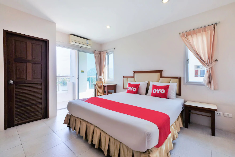 Lake View Phuket Place by OYO Rooms