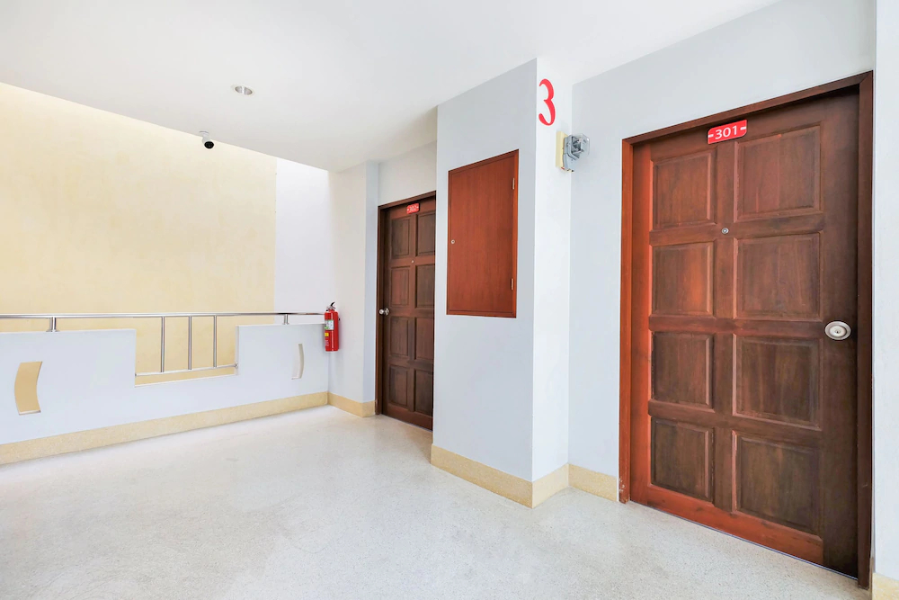 Lake View Phuket Place by OYO Rooms