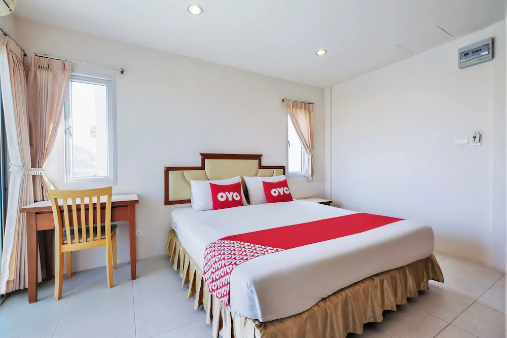 Lake View Phuket Place by OYO Rooms